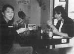 若い女性の二人連れ