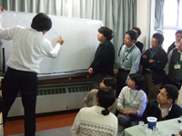 ���j����